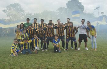 plantel-del-club-25-de-julio-de-santiago-que-vencio-por-1-0-al-conjunto-del-17-de-marzo--222755000000-1474199.jpg
