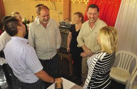 ariel-oviedo-i-justo-y-javier-zacarias-y-fabiola-oviedo-en-un-acto-en-ciudad-del-este--215551000000-616846.jpg