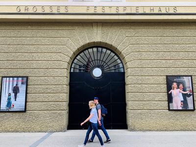 Plácido Domingo retoma sus actuaciones el próximo día 25 con la ópera concertante Luisa Miller, de Verdi, en el Festival de Salzburgo. La estrella lírica regresa en uno de sus escenarios más queridos tras las acusaciones de abuso sexual.