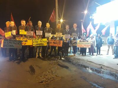 En Tres Bocas se manifiestan exigiendo el juicio político.