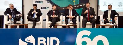 Joaquín Domínguez, José Cantero, Blas Cristaldo, Alberto Acosta Garbarino, Benigno López  y José Maciel, ayer en el foro del BID.
