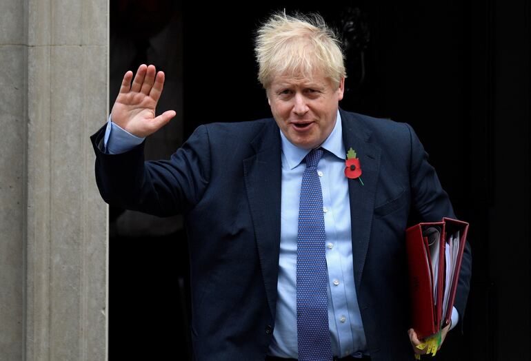El primer ministro británico, Boris Johnson, a su salida del número 10 de Downing Street en Londres, Reino Unido, este miércoles.