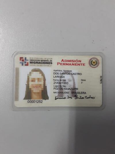 La joven brasileña intentó ingresar al país con documento de contenido falso.