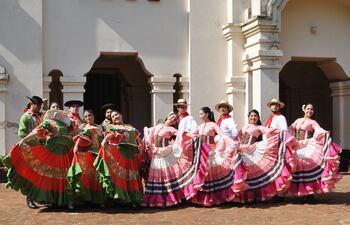integrantes-de-la-compania-de-danza-sendero-de-tradicion-del-distrito-de-san-ignacio--211334000000-1739606.jpg