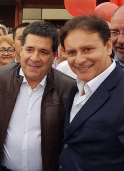 Nelson Mancuello en una fotografía con el expresidente Cartes.
