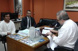 el-exjuez-de-garantias-scar-delgado-der-firma-una-sentencia-en-un-futuro-proximo-la-firma-de-los-jueces-y-de-los-actuarios-se-introducira-en-el-e-210406000000-1760316.jpg
