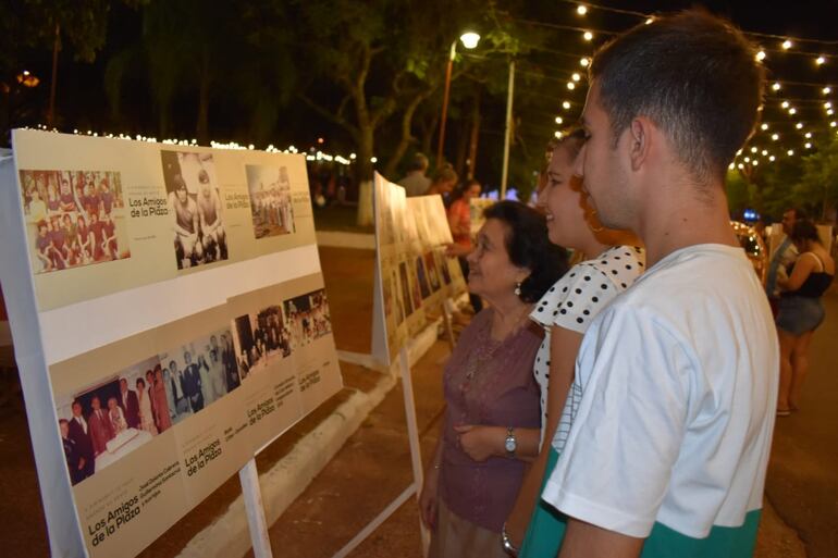 Paralelamente al festival se realiza un muestra fotográfica en el paseo Poncho Para'í adyacente al evento. Organizado por la Asociación Amigos de la Plaza, quienes copiaron fotos antiguas tomadas por Don Leonardo González, quien en vida fuera el fotógrafo del pueblo.