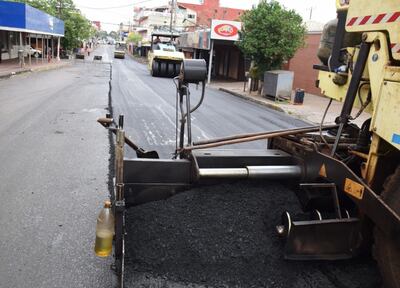 La Municipalidad de San Lorenzo centra actualmente  los trabajos de recapado asfáltico en la avenida 10 de Agosto.