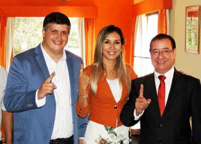 El diputado Esteban Samaniego (i), forma parte del equipo político del también investigado expresidente de Diputados, Miguel Cuevas.