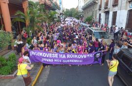 mujeres-marcha-200700000000-1561337.jpg