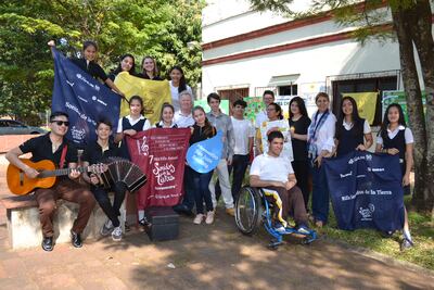 El acto de lanzamiento de la rifa.