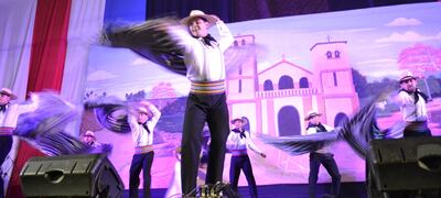 El Ballet Municipal Piribebuy Jeroky de la ciudad de Piribebuy fue acreedor del trofeo Takuare’ê de Oro en danza, premio implementado desde este año.