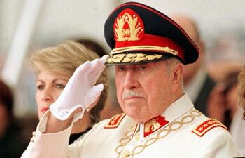 durante-la-dictadura-de-augusto-pinochet-murieron-asesinados-unos-2-300-chilenos-archivo-223202000000-576073.jpg