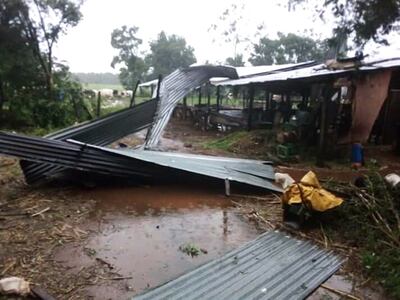 La tormenta destechó varias viviendas en Misiones.