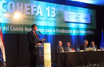 el-viceministro-de-ganaderia-doctor-marcos-medina-durante-su-ponencia-de-ayer-en-la-apertura-del-cohefa-13-en-el-hotel-sheraton-de-nuestra-capital-212811000000-1481180.jpg