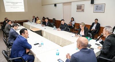 El Equipo Económico se reunió ayer en el Ministerio de Hacienda, ocasión en la que  aprobaron las medidas a ser implementadas para enfrentar el impacto del coronavirus en la economía.