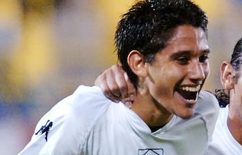 raul-amarilla-festejando-un-gol-del-olimpia--232718000000-606781.jpg
