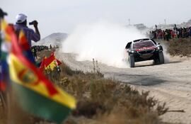 el-frances-sebastien-loeb-peugeot-lidera-el-dakar-ayer-gano-la-etapa-uyuni-bol-salta-arg-efe-234002000000-1419022.jpg