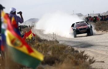 el-frances-sebastien-loeb-peugeot-lidera-el-dakar-ayer-gano-la-etapa-uyuni-bol-salta-arg-efe-234002000000-1419022.jpg