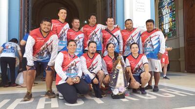 El grupo de esteños y caaguaceños que llegaron ayer luego de días de caminata. El primer grupo salió del Puente de la Amistad el viernes 29 de noviembre.