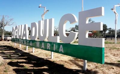 Corpóreo de la rotonda de Agua Dulce marcado como centro de una población que desean crear para generar arraigo.