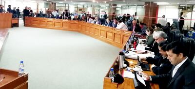 Un candente debate se armó ayer entre concejales de Asunción, luego de publicaciones de ABC que denuncian los millonarios viajes que realizan sin dar cuentas a la ciudadanía.