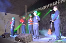 la-presentacion-del-coro-luminoso-de-la-ande-del-grupo-humoristico-ab-ovo-fue-recibida-con-aplausos-en-san-juan-nepomuceno--202800000000-1586958.jpg