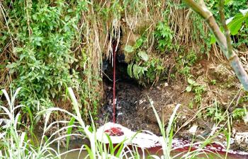el-arroyo-san-lorenzo-lleva-su-carga-contaminante-al-lago-ypacarai-por-anos-el-matadero-municipal-ha-contaminado-la-cuenca--194109000000-1678542.jpg