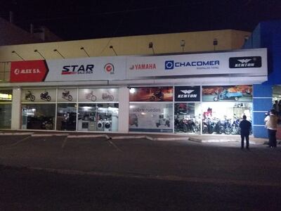 Delincuentes se llevaron millonario botín de la sucursal de Chacomer en Luque.