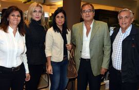 andrea-segades-blanca-palacios-carolina-florentin-marcos-insfran-y-jorge-lugo--203626000000-1459411.jpg