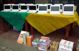 entregan-laptops-a-colegio-capitalino-234639000000-1459565.jpg