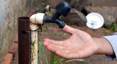 Tras fallo de una bomba de agua, ciudadanos se queda- ron sin el servicio.