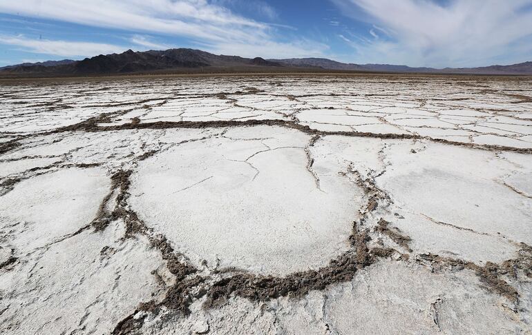 El lecho reseco del lago Bristol, en el desierto del Mojave, en California.