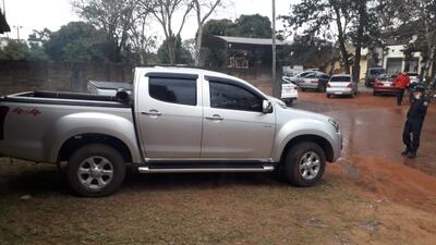 Camioneta baleada en Caazapá