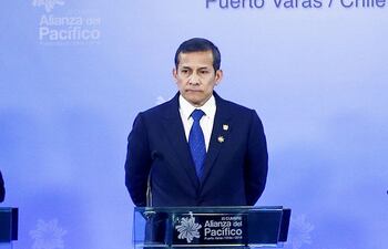 la-mayoria-de-los-peruanos-desaprueba-la-gestion-del-gobierno-del-presidente-ollanta-humala-efe-195611000000-1480494.jpg