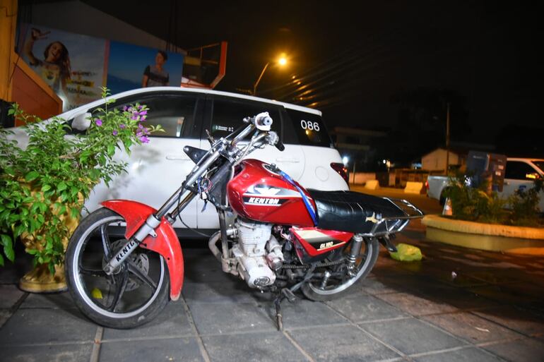 Motocicleta que los ladrones prestaron para salir a robar.