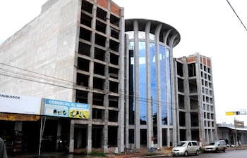 desaceleran-construccion-de-shoppings-en-salto-del-guaira-210524000000-614308.jpg