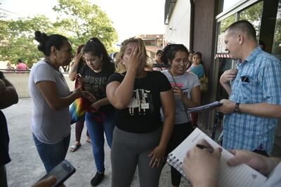 Familiares del fallecido llegaron hasta el Hospital de Traumas. Lamentaron, además de su muerte, que en 9 días debía estar libre.