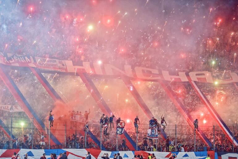 Cerro Porteño, River Plate.