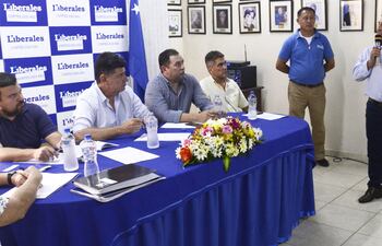 El intendente de Juan E. O’Leary, Francisco Amarilla (PLRA), se defendió ayer en directorio.