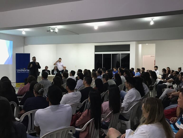 Presentación de concurso de proyectos científicos en Pedro Juan Caballero.