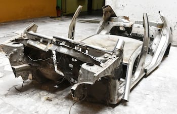 la-carcasa-del-coche-del-arquitecto-asesinado-que-fue-recuperada-tras-la-detencion-de-los-chapistas--234111000000-1526179.jpg
