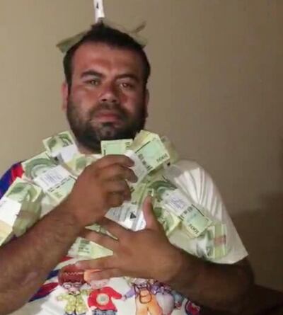 Captura del video en el que Denis alardea del dinero que recibió.