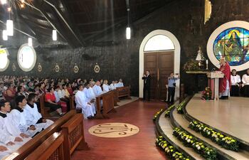 La misa tuvo una masiva concurrencia de los feligreses.