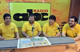 de-izq-a-der-gustavo-montero-miguel-ngel-caceres-christian-mareco-y-juan-calcena-llevaran-adelante-desde-este-lunes-el-programa-deportivo-radial-194722000000-569918.jpg
