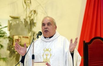 mons-jorge-rodrigo-bazan-celebro-ayer-sus-40-anos-de-sacerdocio-oficiando-una-emotiva-misa-en-las-mercedes--193612000000-1703826.jpg