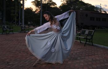 Una vida de sacrificio entre zapatillas de puntas, polleras y presentaciones, vive Tais Casco (20).