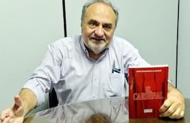 el-escritor-jose-eduardo-alcazar-13859000000-1785667.jpg