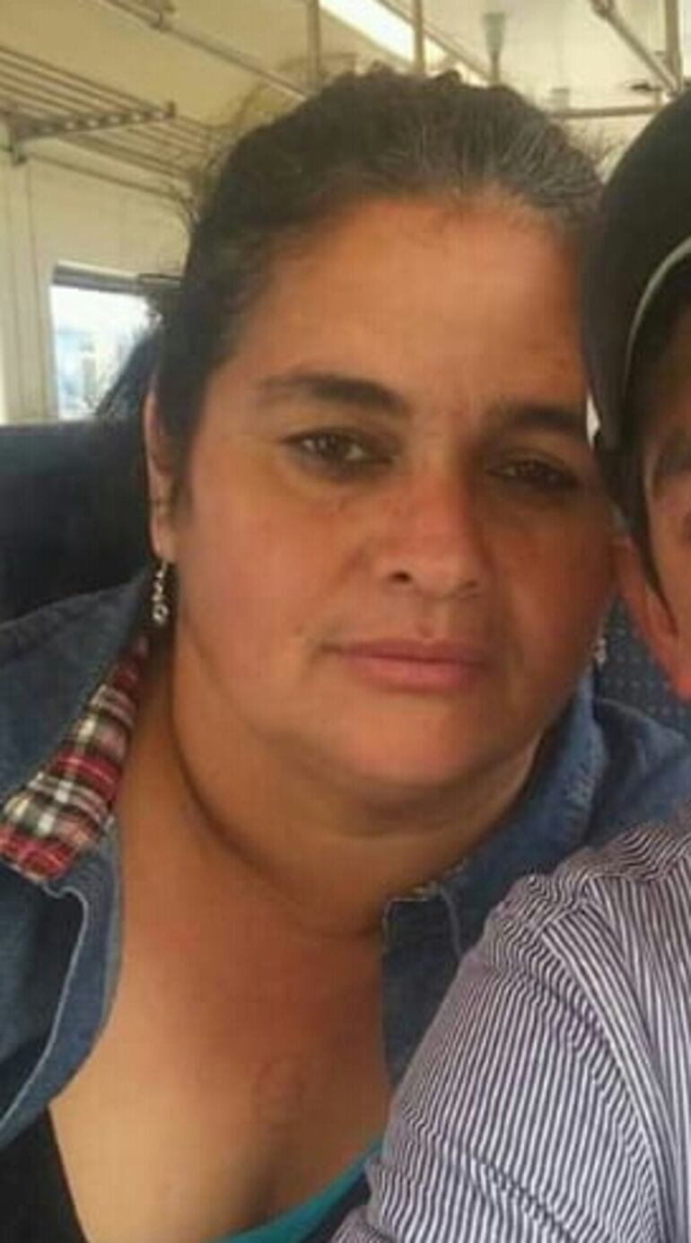 Lizsa Zoraida Alegre (45), buscada por hurto y robo de identidad.