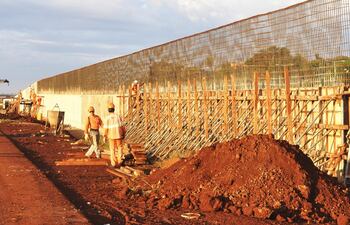 yacyreta-acelera-los-trabajos-en-posadas-y-deja-de-lado-encarnacion-212904000000-1331172.jpg